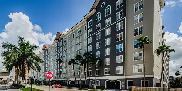 700 S HARBOUR ISLAND BOULEVARD