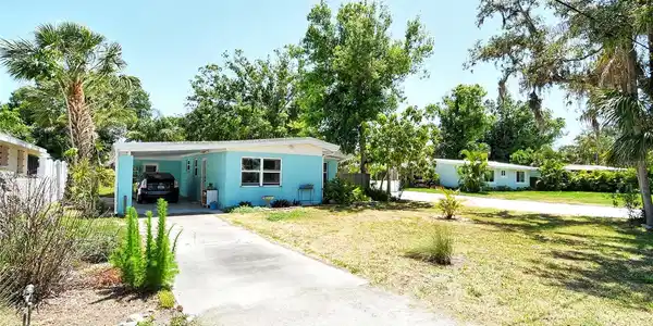 305 PALMETTO ROAD W