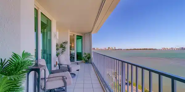 2 SEASIDE LANE