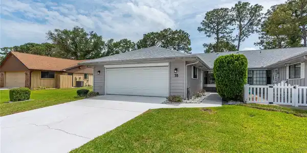 35 LAKE FAIRGREEN CIRCLE