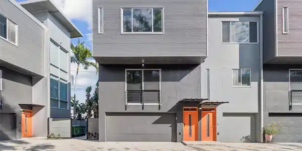 3107 W DE LEON STREET