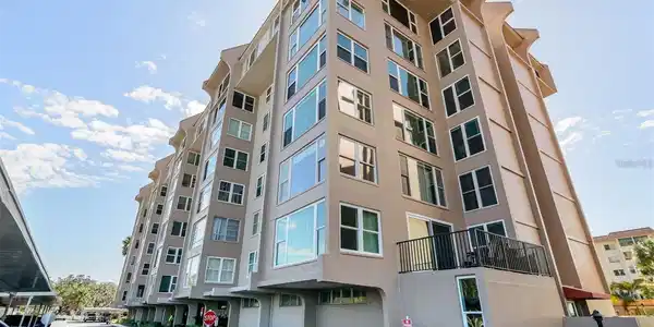 632 EDGEWATER DRIVE