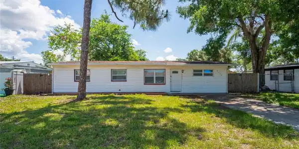 5119 GATEWAY DRIVE