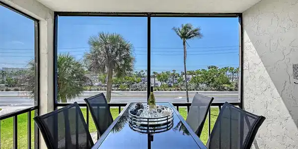 901 BEACH ROAD
