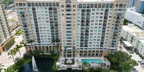 750 N TAMIAMI TRAIL