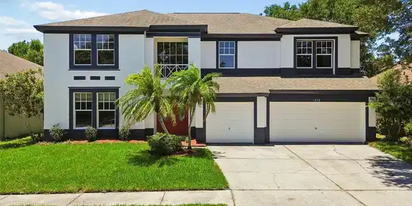 1828 LONGVIEW LANE