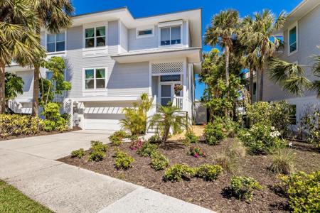 815 S HARBOR DRIVE