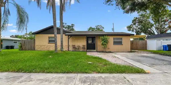 4818 HOLIDAY DRIVE