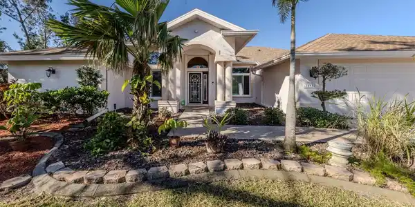 1093 LAUREL WOODS DRIVE