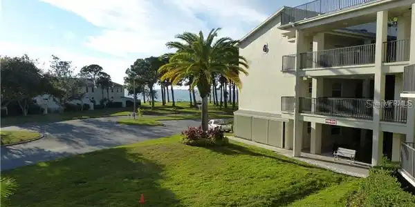 2700 BAYSHORE BOULEVARD