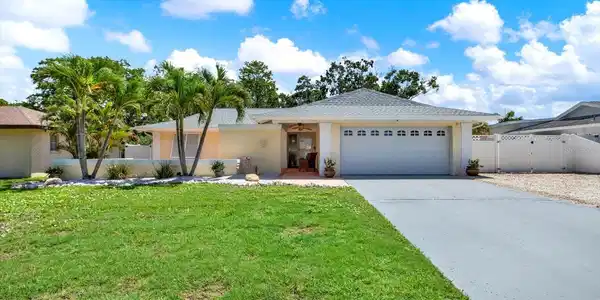 5473 BAYSHORE DRIVE