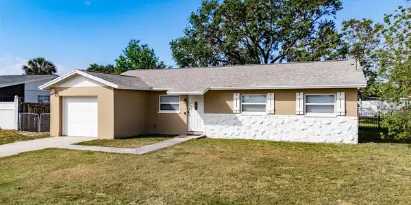 428 FLAMINGO DRIVE