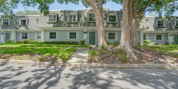 1710 BELLEAIR FOREST DRIVE