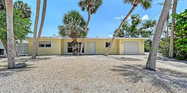 385 AVENIDA MADERA