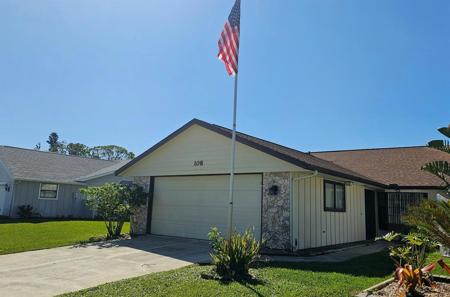 108 LAKE FAIRGREEN CIRCLE