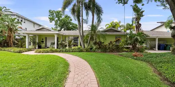648 GENEVA PLACE