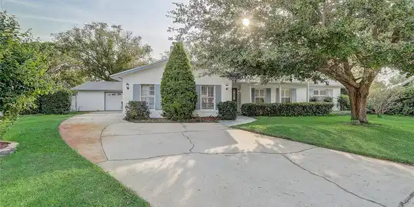 3100 LAS PALMAS DRIVE