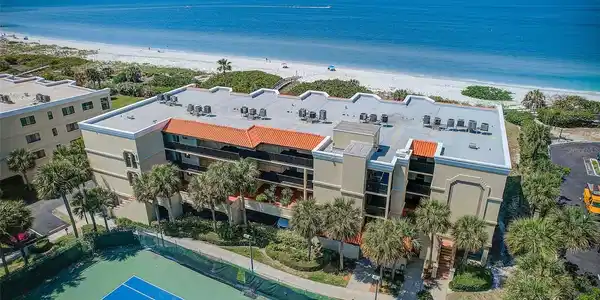 7564 BAYSHORE DRIVE