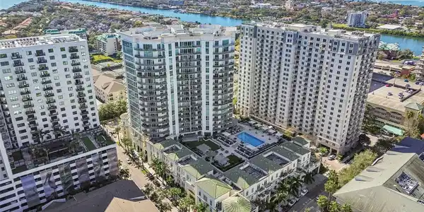 450 KNIGHTS RUN AVENUE