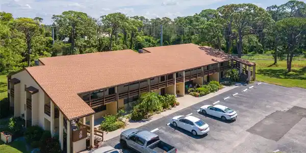 8 QUAILS RUN BOULEVARD