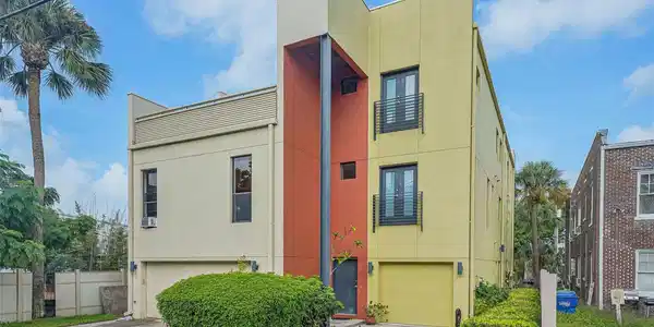 212 S MOODY AVENUE