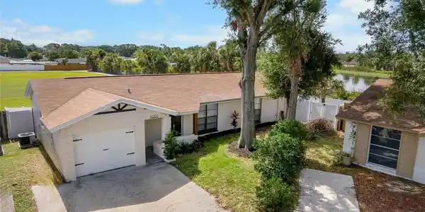 10202 BELLHURST COURT