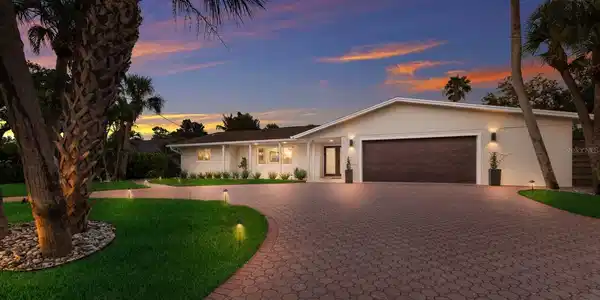5581 SHADOW LAWN DRIVE