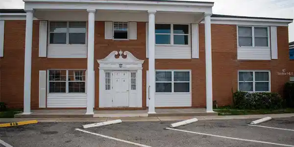 4158 TAMIAMI TRAIL