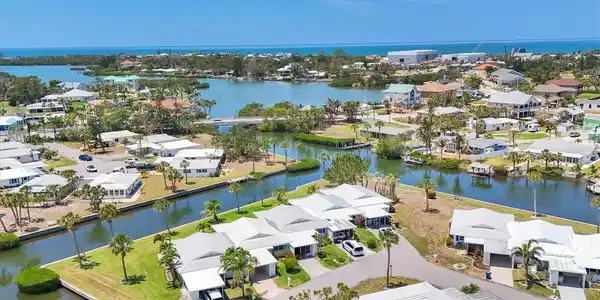 608 FAIR WINDS DRIVE