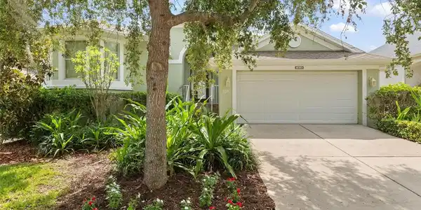 1010 TEAL POINTE