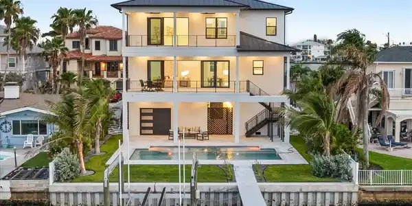 820 BAY POINT DRIVE