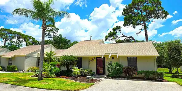 13 WINDRUSH BAY DRIVE