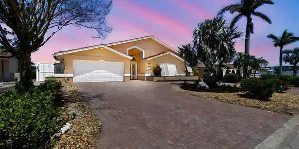 17 BELLEVUE DRIVE