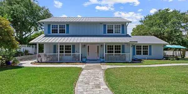 2225 GENESEA LANE