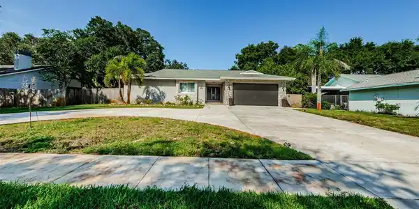 1120 LANCER LN