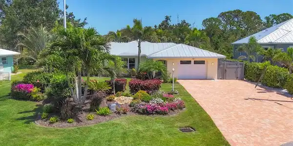 142 SUNAIRE TERRACE