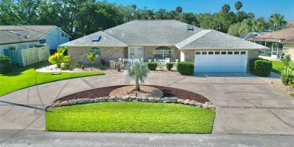 4 COTTON COURT