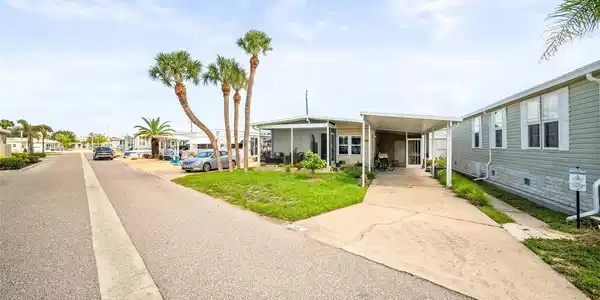 614 N WATERWAY