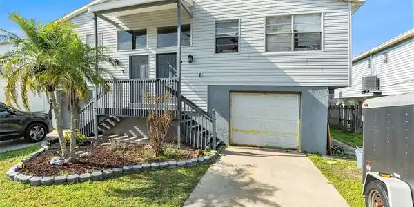 7029 OAKWOOD DRIVE