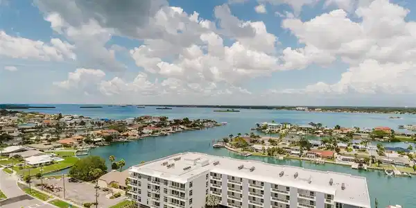 400 ISLAND WAY