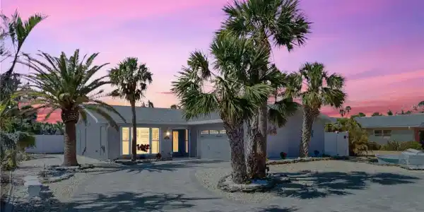 2504 BAYSHORE DRIVE