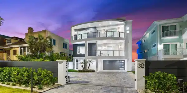 32 GULF BOULEVARD