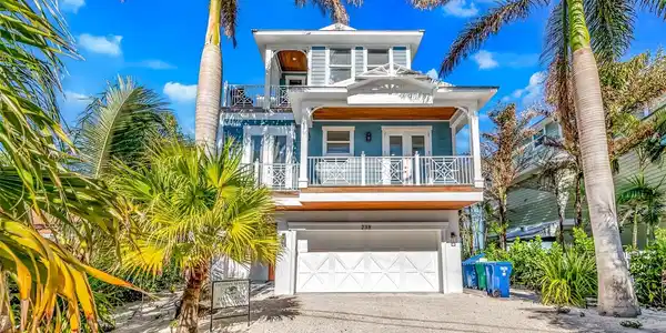 238 S HARBOR DRIVE