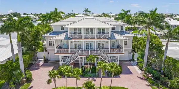 525 72ND STREET