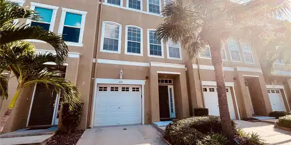 2917 POINTEVIEW DRIVE