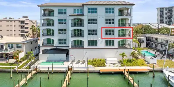 211 DOLPHIN POINT