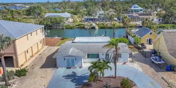 17 SOUTHWIND DRIVE