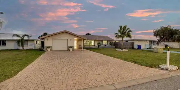 4043 TOPSAIL TRAIL