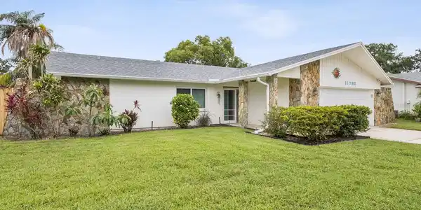 11762 BARB COURT