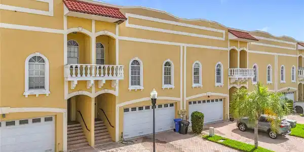 515 VILLA TREVISO COURT